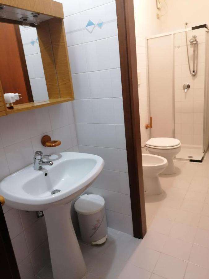 Casa Vacanze 'La Piazza' Βίλα Zone Εξωτερικό φωτογραφία
