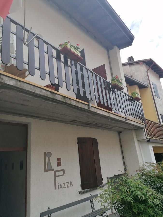 Casa Vacanze 'La Piazza' Βίλα Zone Εξωτερικό φωτογραφία