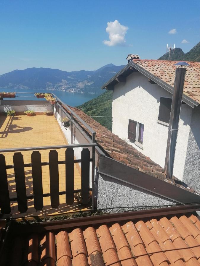 Casa Vacanze 'La Piazza' Βίλα Zone Εξωτερικό φωτογραφία