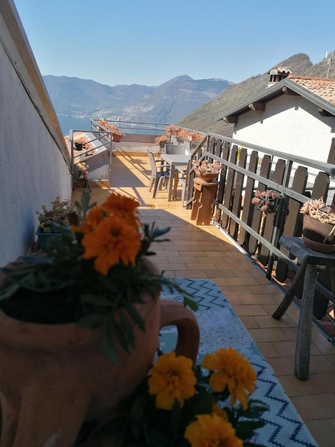 Casa Vacanze 'La Piazza' Βίλα Zone Εξωτερικό φωτογραφία