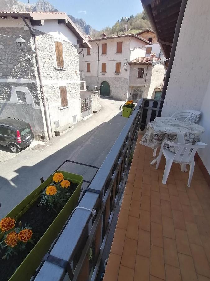 Casa Vacanze 'La Piazza' Βίλα Zone Εξωτερικό φωτογραφία
