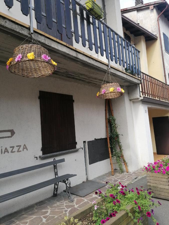 Casa Vacanze 'La Piazza' Βίλα Zone Εξωτερικό φωτογραφία