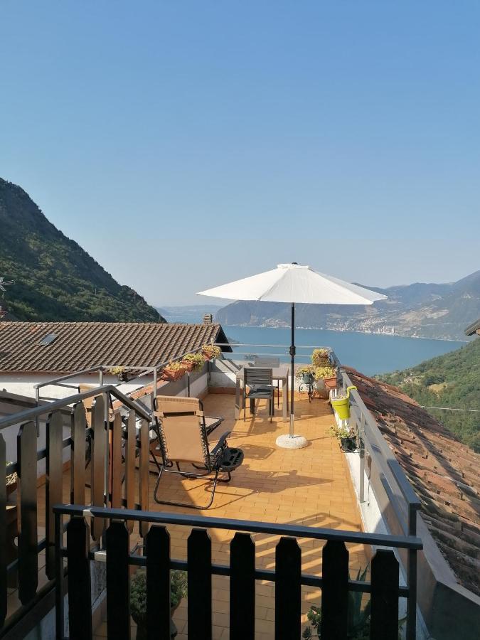 Casa Vacanze 'La Piazza' Βίλα Zone Εξωτερικό φωτογραφία
