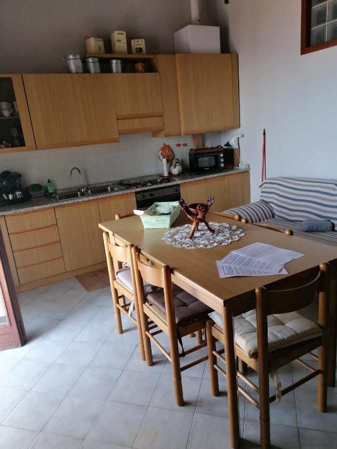 Casa Vacanze 'La Piazza' Βίλα Zone Εξωτερικό φωτογραφία