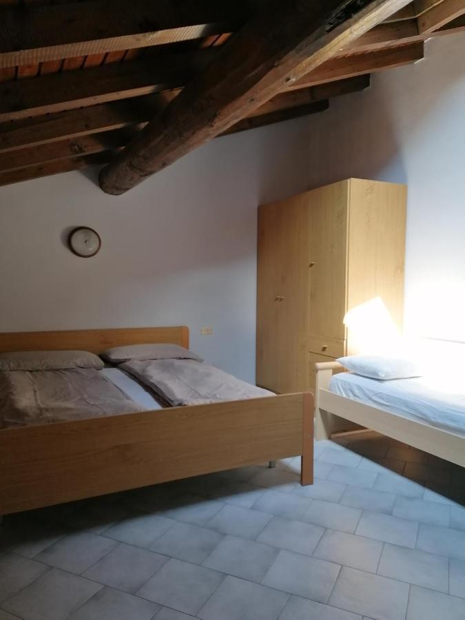 Casa Vacanze 'La Piazza' Βίλα Zone Εξωτερικό φωτογραφία
