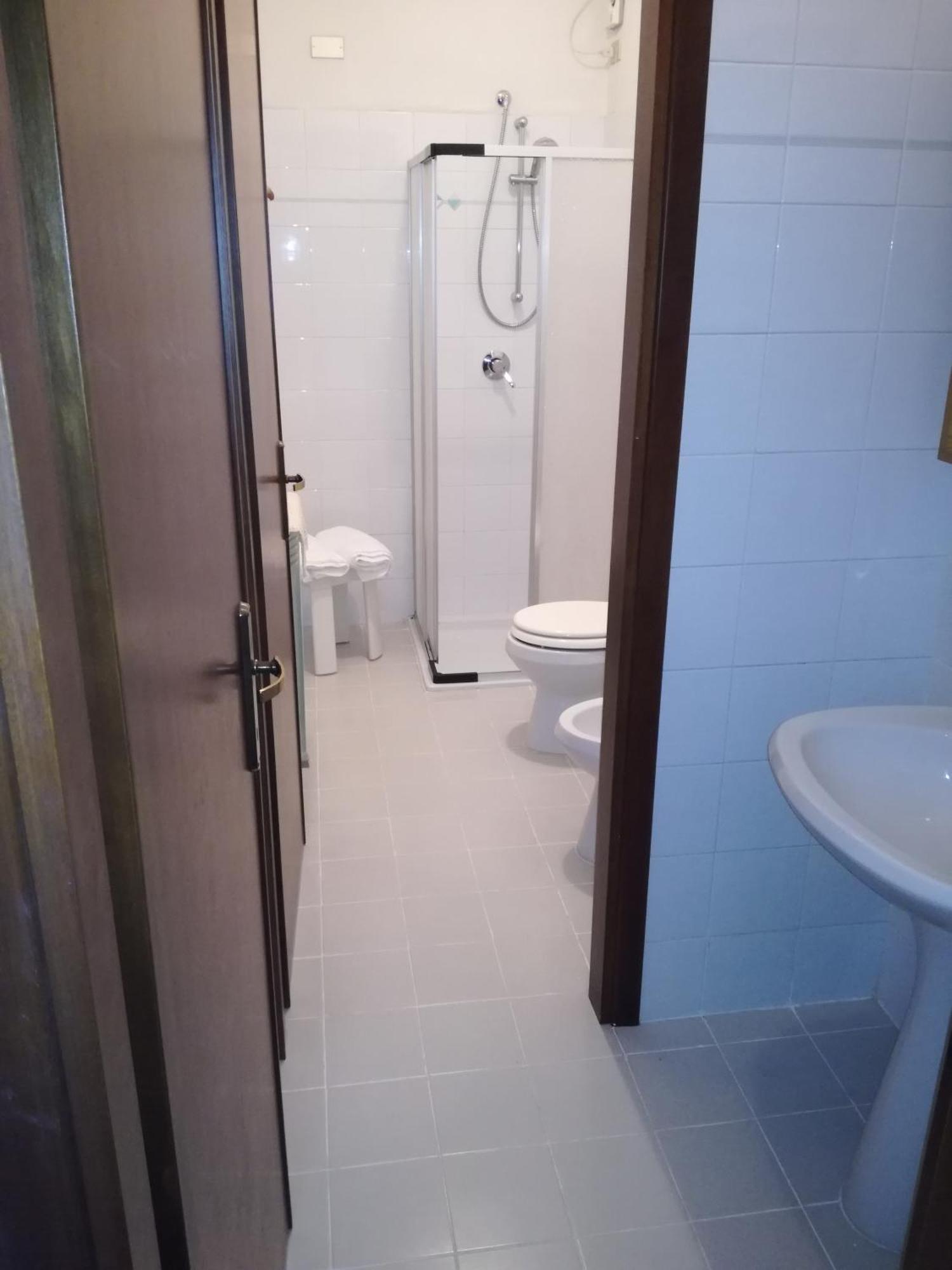 Casa Vacanze 'La Piazza' Βίλα Zone Εξωτερικό φωτογραφία