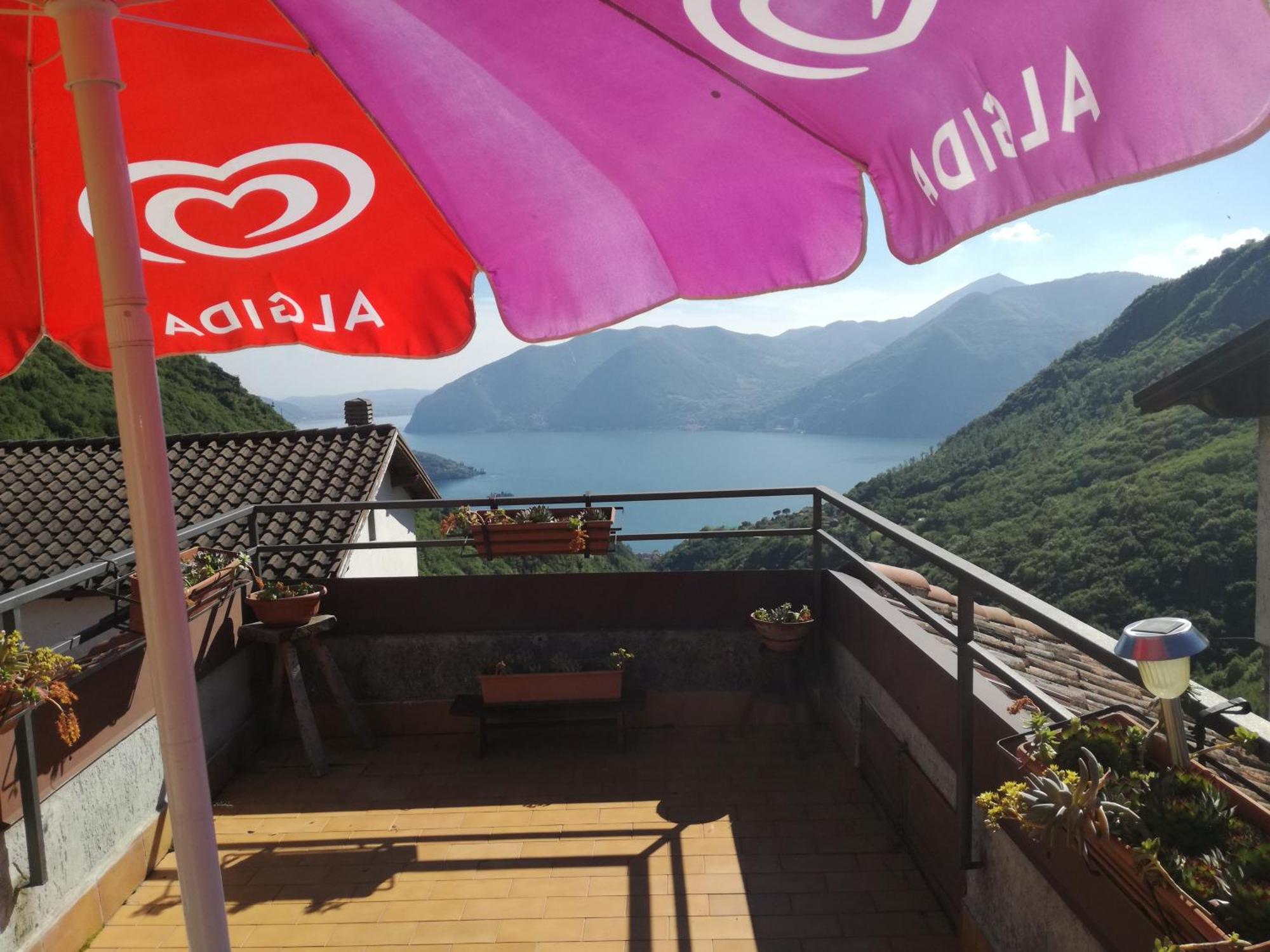 Casa Vacanze 'La Piazza' Βίλα Zone Εξωτερικό φωτογραφία